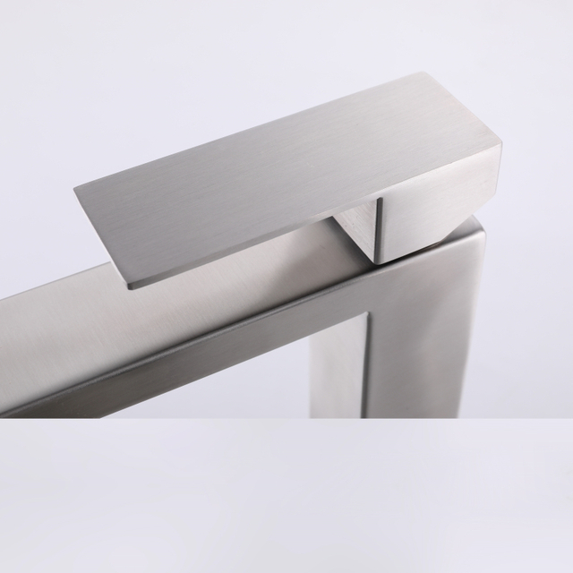 حوض حمام عالي الجودة مربع 304 من الفولاذ المقاوم للصدأ مصنوع من النيكل المصقول من CUPC، صنبور بخصر طويل