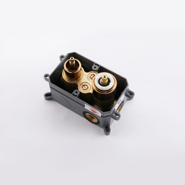 حمام حديث من الفولاذ المقاوم للصدأ 304 مصنوع من الذهب الوردي طقم دش ثرموستاتي مخفي