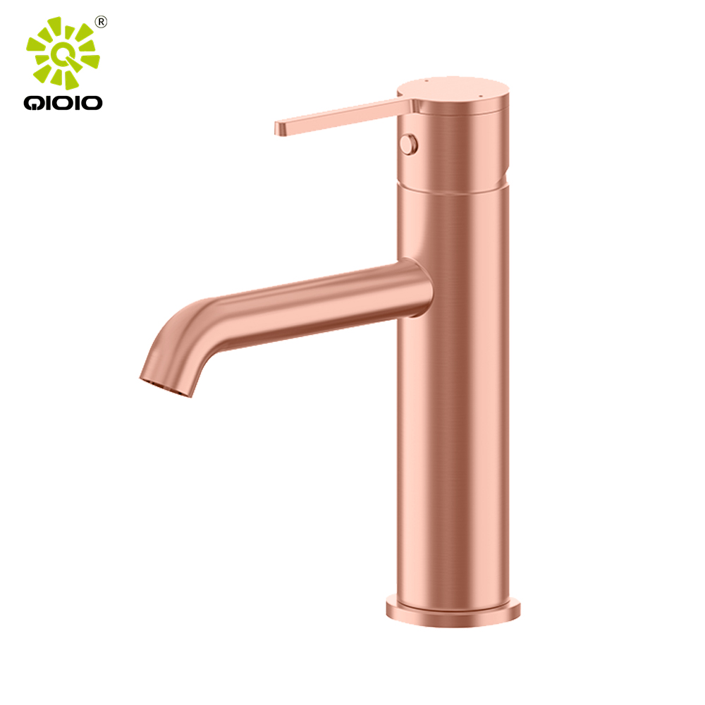 صنابير المطبخ ذات العلامة المائية