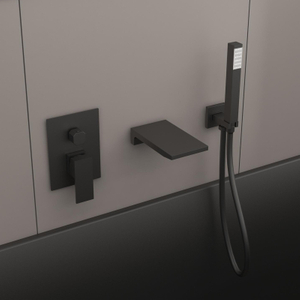 صنبور حوض استحمام شلال مثبت على الحائط باللون الأسود غير اللامع مع دش يدوي